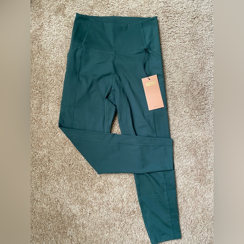 NWT Girlfriend Collective Moss Compressive Pocket Legging (23 3/4”)